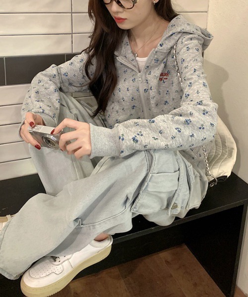 HALEY PESCA(ヘーリーペスカ)の「HALEY PESCA/フラワープリント ダブルジップパーカー(パーカー・レディース・アイボリー/グレー・MEDIUM/LARGE/SMALL/X-LARGE)」の11枚目の写真