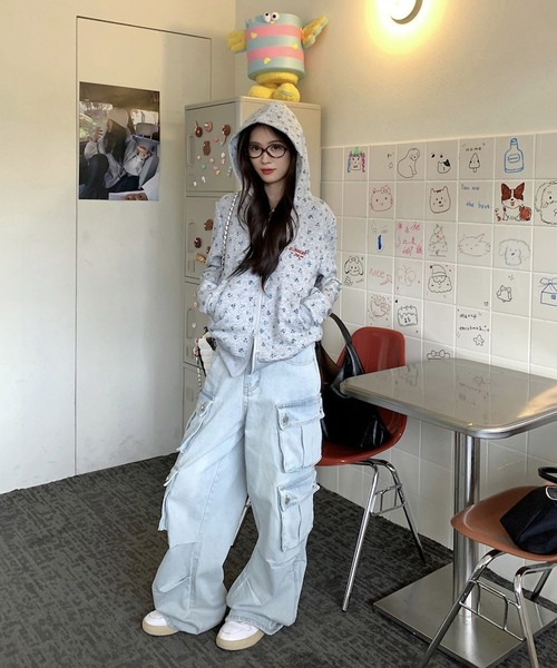 HALEY PESCA(ヘーリーペスカ)の「HALEY PESCA/フラワープリント ダブルジップパーカー(パーカー・レディース・アイボリー/グレー・MEDIUM/LARGE/SMALL/X-LARGE)」の12枚目の写真