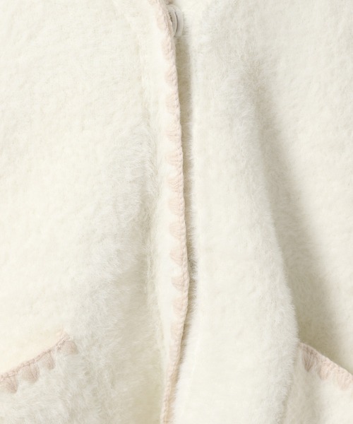 mysty woman（ミスティウーマン）の「ハンドステッチフェザーカーディガン　246392（カーディガン/ボレロ・レディース・オフホワイト/ブラック/モカ・FREE）」の17枚目の写真