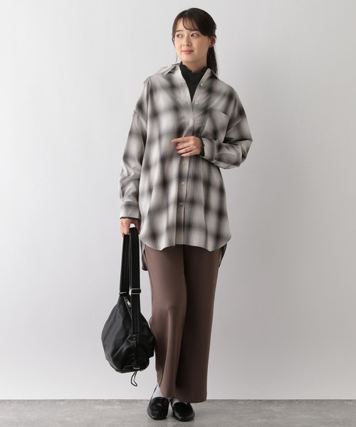 GLOBAL WORK Smile Seed Store（グローバルワーク スマイルシードストア）の「華奢リブメロウハイネック/長袖/118561（Tシャツ/カットソー・レディース・チャコール/ライトベージュ/ブラック/ブラック×ホワイト/オフホワイト・MEDIUM/LARGE/X-LARGE/SMALL）」の11枚目の写真