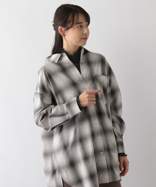 GLOBAL WORK Smile Seed Store（グローバルワーク スマイルシードストア）の「華奢リブメロウハイネック/長袖/118561（Tシャツ/カットソー・レディース・チャコール/ライトベージュ/ブラック/ブラック×ホワイト/オフホワイト・MEDIUM/LARGE/X-LARGE/SMALL）」の13枚目の写真