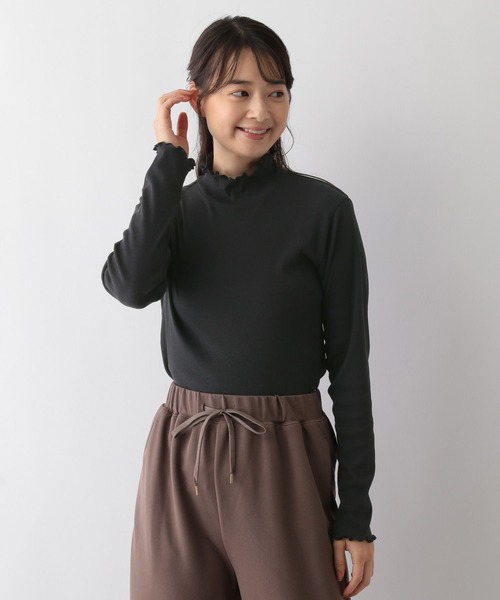 GLOBAL WORK Smile Seed Store（グローバルワーク スマイルシードストア）の「華奢リブメロウハイネック/長袖/118561（Tシャツ/カットソー・レディース・チャコール/ライトベージュ/ブラック/ブラック×ホワイト/オフホワイト・MEDIUM/LARGE/X-LARGE/SMALL）」の14枚目の写真