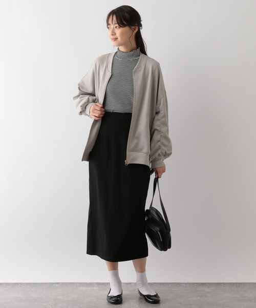 GLOBAL WORK Smile Seed Store（グローバルワーク スマイルシードストア）の「華奢リブメロウハイネック/長袖/118561（Tシャツ/カットソー・レディース・チャコール/ライトベージュ/ブラック/ブラック×ホワイト/オフホワイト・MEDIUM/LARGE/X-LARGE/SMALL）」の17枚目の写真