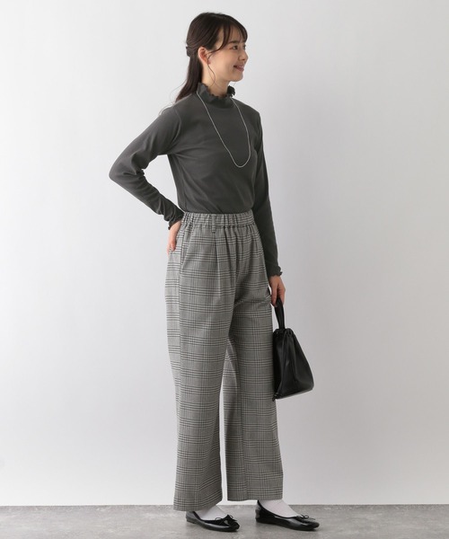 GLOBAL WORK Smile Seed Store（グローバルワーク スマイルシードストア）の「華奢リブメロウハイネック/長袖/118561（Tシャツ/カットソー・レディース・チャコール/ライトベージュ/ブラック/ブラック×ホワイト/オフホワイト・MEDIUM/LARGE/X-LARGE/SMALL）」の22枚目の写真