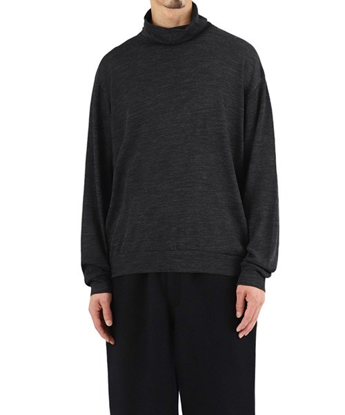 marka（マーカ）の「marka / マーカ：TURTLE NECK - sp120's wool cotton knit -：M24C-17CS01C[COR]（Tシャツ/カットソー・メンズ・グレー系その他/ブラック×ブルー・2(M)/1(S)）」の16枚目の写真