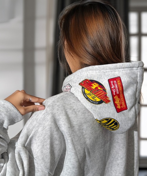 セール】一目惚れ チル映え グラフィック フード 袖 ロゴ 暖か 裏起毛