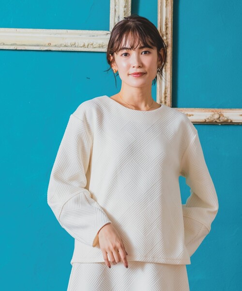 ITS'DEMO（イッツデモ）の「◆【セットアップ可／手洗い可】ふくれジャカードプルオーバー（Tシャツ/カットソー・レディース・アイボリー/ブラック/ボルドー/ベージュ・00）」の5枚目の写真