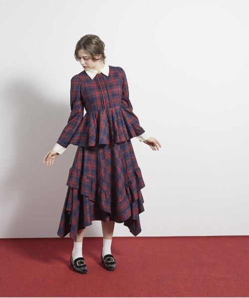 an another angelus（アンアナザーアンジェラス）の「【セットアップ対応】チェックランダムヘムスカート（スカート・レディース・レッド/ネイビー・FREE）」の3枚目の写真