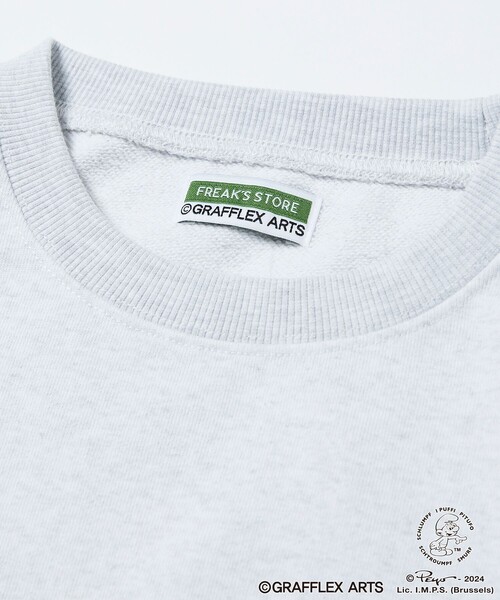 FREAK'S STORE(フリークスストア)の「GRAFFLEX×THE SMURFS/グラフレックス×スマーフ バック刺繍プリントデザイン クルーネックスウェット(スウェット・メンズ・ブラック/ライトグレー・MEDIUM/LARGE)」の5枚目の写真