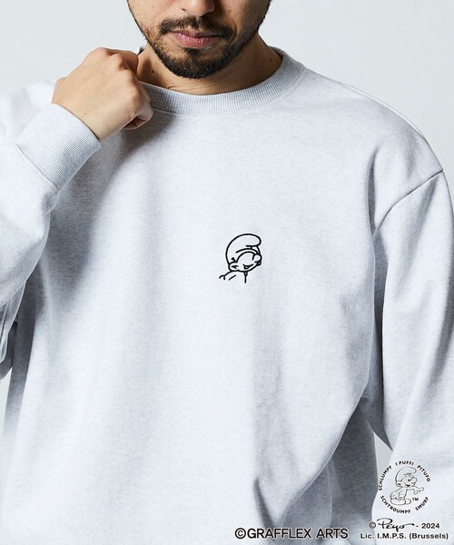 FREAK'S STORE(フリークスストア)の「GRAFFLEX×THE SMURFS/グラフレックス×スマーフ バック刺繍プリントデザイン クルーネックスウェット(スウェット・メンズ・ブラック/ライトグレー・MEDIUM/LARGE)」の14枚目の写真