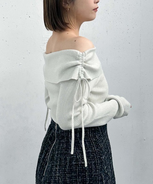 archives（アルシーヴ）の「ドロストオフショルラメリブニット（ニット/セーター・レディース・ピンク/ブラック/グレー/アイボリー・MEDIUM）」の8枚目の写真