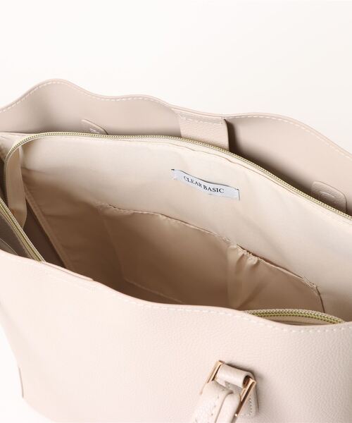 clear（クリア）の「A4多機能トートバック[オフィスカジュアル 着回し抜群 大人 カジュアル 通勤]（トートバッグ・レディース・ブラック/アイボリー/グレイッシュベージュ・F）」の6枚目の写真