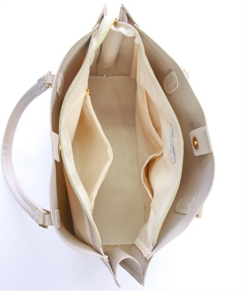 clear（クリア）の「A4多機能トートバック[オフィスカジュアル 着回し抜群 大人 カジュアル 通勤]（トートバッグ・レディース・ブラック/アイボリー/グレイッシュベージュ・F）」の13枚目の写真