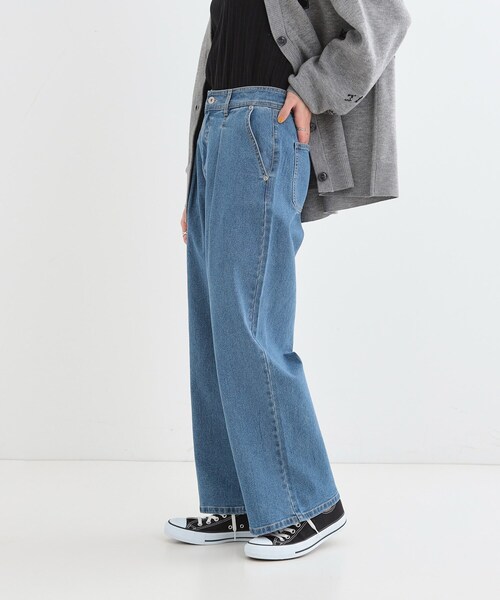 DRESKIP（ドレスキップ）の「後ろウエストゴムが楽 大人のタックワイド デニムパンツ（デニムパンツ・レディース・ライトブルー/ブルー系その他・01/02/03/04）」の4枚目の写真