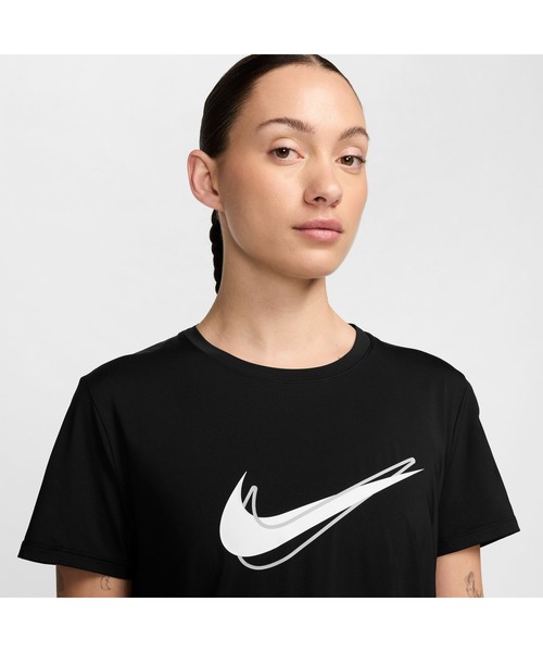NIKE(ナイキ)の「ナイキ NIKE ナイキ ワン SWSH HBR DF S/S トップ(Tシャツ/カットソー・レディース・ブラック/サーモンピンク・S/M/L)」の4枚目の写真