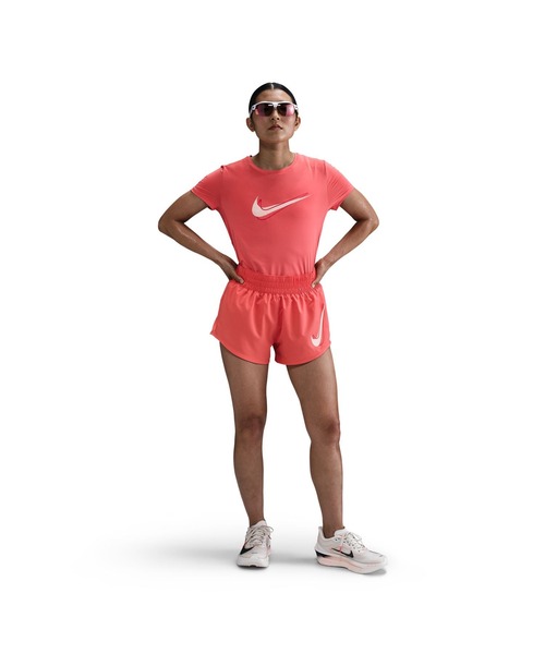 NIKE(ナイキ)の「ナイキ NIKE ナイキ ワン SWSH HBR DF S/S トップ(Tシャツ/カットソー・レディース・ブラック/サーモンピンク・S/M/L)」の6枚目の写真