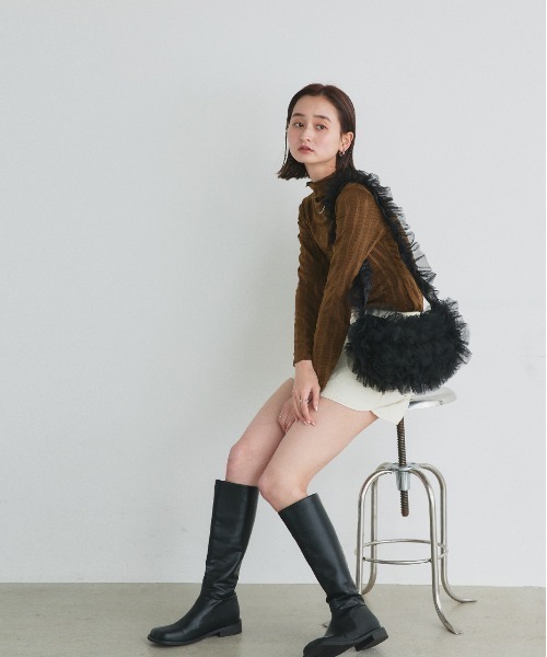 ad thie(アドティエ)の「チュールフリル ショルダーバッグ(ショルダーバッグ・レディース・オフホワイト/ブラック・FREE)」の5枚目の写真