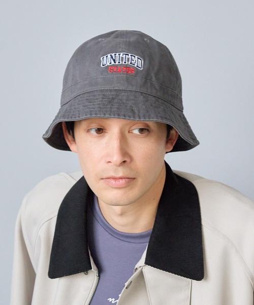 LAKOLE(ラコレ)の「ロゴ刺繍メトロハット / 287488(ハット・メンズ・ネイビー/ベージュ/チャコール・9)」の1枚目の写真