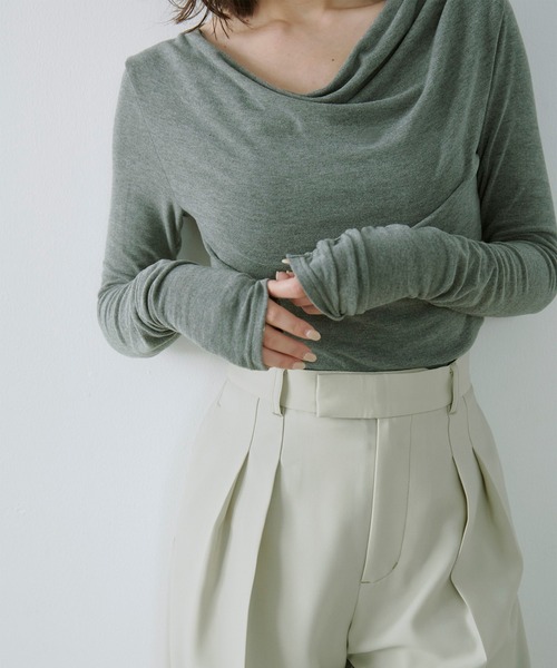 anuans（アニュアンス）の「ギャザードレープカットトップス（Tシャツ/カットソー・レディース・グレー/ブラック/ベージュ/グリーン系その他/チャコールグレー・FREE）」の8枚目の写真