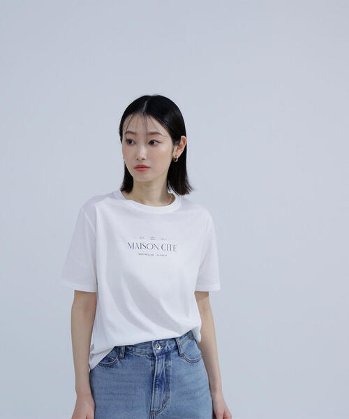 NATURAL BEAUTY BASIC(ナチュラルビューティーベーシック)の「◇メタルプレートロゴTシャツ(Tシャツ/カットソー・レディース・ネイビー/ベージュ/オフホワイト・FREE)」の5枚目の写真