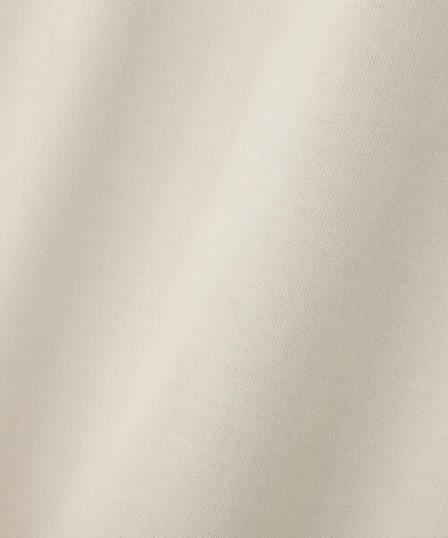 NATURAL BEAUTY BASIC(ナチュラルビューティーベーシック)の「◇メタルプレートロゴTシャツ(Tシャツ/カットソー・レディース・ネイビー/ベージュ/オフホワイト・FREE)」の4枚目の写真