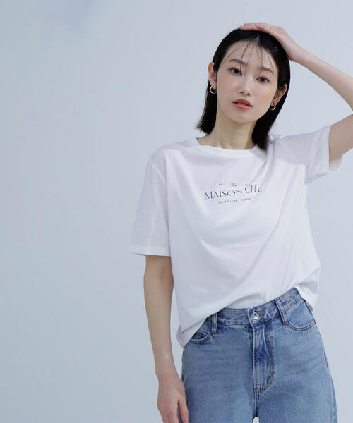 NATURAL BEAUTY BASIC(ナチュラルビューティーベーシック)の「◇メタルプレートロゴTシャツ(Tシャツ/カットソー・レディース・ネイビー/ベージュ/オフホワイト・FREE)」の2枚目の写真