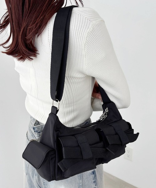Heather（ヘザー）の「ナイロンリボンショルダーBAG　327049（ショルダーバッグ・レディース・レッド/アイボリー/ブラック・ONE SIZE）」の4枚目の写真
