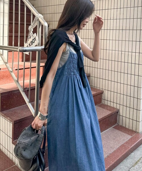 fredy emue（フレディエミュ）の「ライトオンスデニムシャーリングキャミワンピース（ワンピース・レディース・ネイビー/ブルー・38）」の5枚目の写真