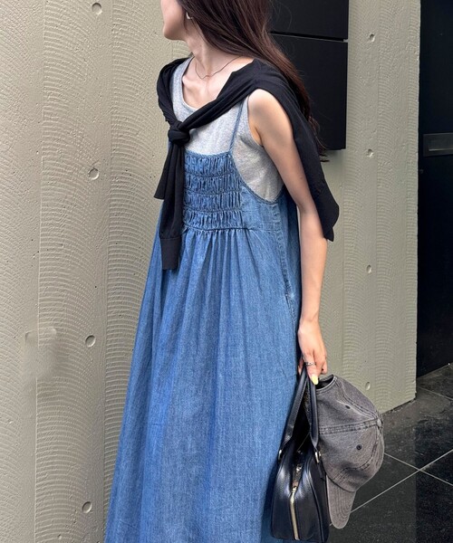 fredy emue（フレディエミュ）の「ライトオンスデニムシャーリングキャミワンピース（ワンピース・レディース・ネイビー/ブルー・38）」の8枚目の写真