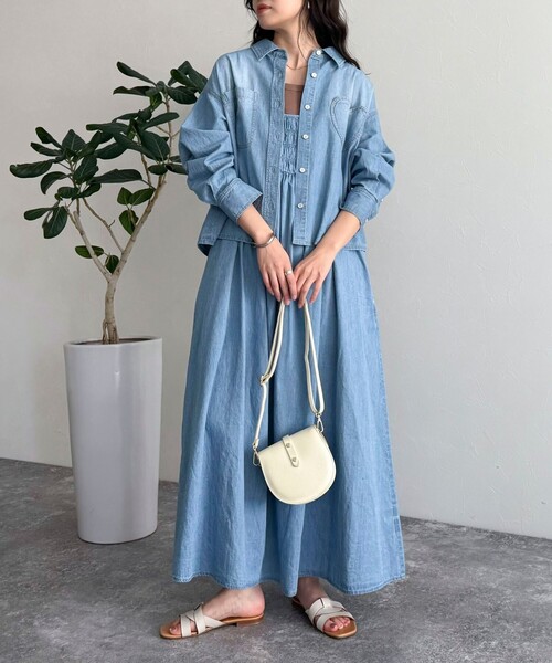 fredy emue（フレディエミュ）の「ライトオンスデニムシャーリングキャミワンピース（ワンピース・レディース・ネイビー/ブルー・38）」の12枚目の写真