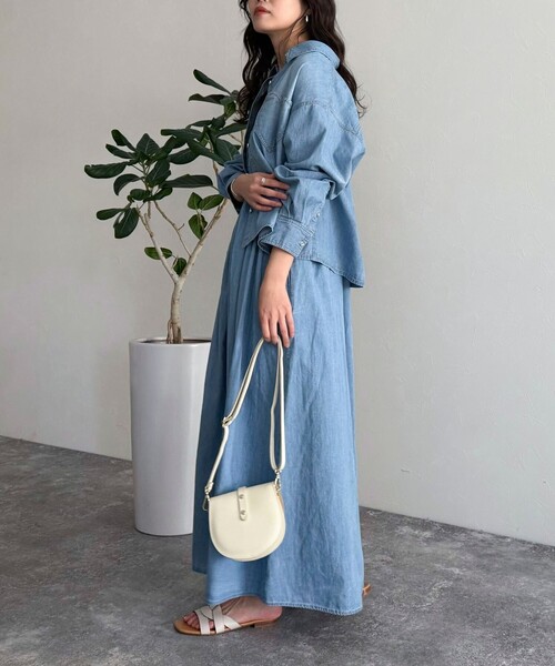 fredy emue（フレディエミュ）の「ライトオンスデニムシャーリングキャミワンピース（ワンピース・レディース・ネイビー/ブルー・38）」の17枚目の写真