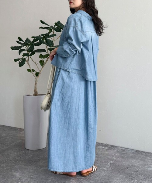 fredy emue（フレディエミュ）の「ライトオンスデニムシャーリングキャミワンピース（ワンピース・レディース・ネイビー/ブルー・38）」の18枚目の写真