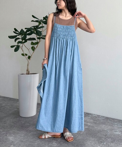 fredy emue（フレディエミュ）の「ライトオンスデニムシャーリングキャミワンピース（ワンピース・レディース・ネイビー/ブルー・38）」の20枚目の写真
