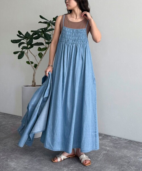 fredy emue（フレディエミュ）の「ライトオンスデニムシャーリングキャミワンピース（ワンピース・レディース・ネイビー/ブルー・38）」の22枚目の写真