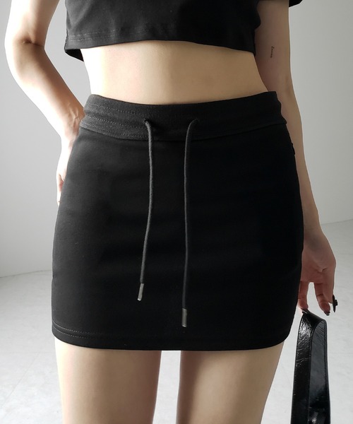 me+em select(ミームセレクト)の「【 3color 】ハイウエストスウェットタイトミニスカート / high waist sweat tight mini skirt(スカート・レディース・グレー/ブラック/ホワイト・SMALL/LARGE/MEDIUM)」の2枚目の写真