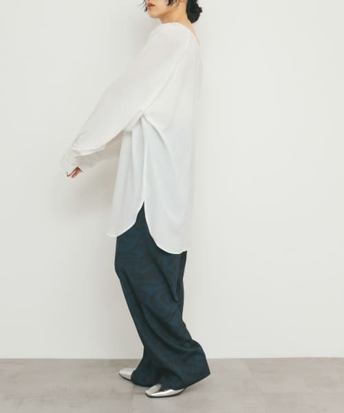 KBF(ケイビーエフ)の「2WAYスリットスリーブチュニック(チュニック・レディース・オフホワイト/ブラック/グリーン・ONE)」の7枚目の写真