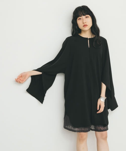 KBF(ケイビーエフ)の「2WAYスリットスリーブチュニック(チュニック・レディース・オフホワイト/ブラック/グリーン・ONE)」の12枚目の写真