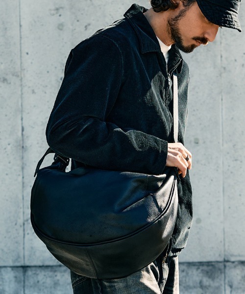 wjk(ダヴルジェイケイ)の「mko12770-big crescent moon bag ショルダーバッグ(ショルダーバッグ・メンズ・ブラック・FREE)」の14枚目の写真