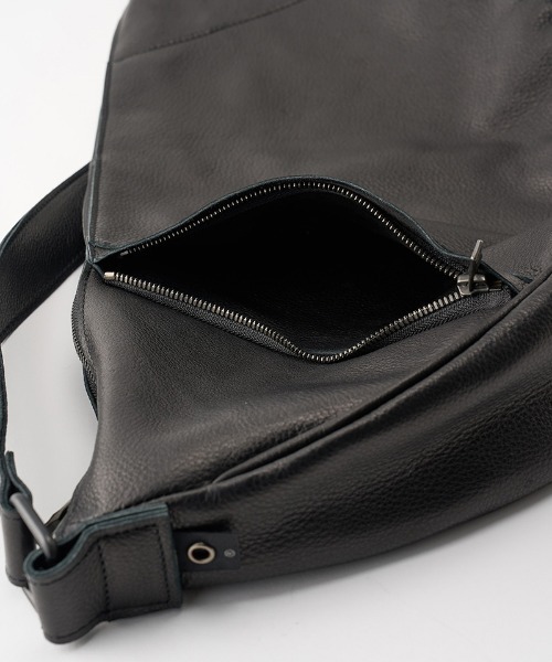 wjk(ダヴルジェイケイ)の「mko12770-big crescent moon bag ショルダーバッグ(ショルダーバッグ・メンズ・ブラック・FREE)」の8枚目の写真
