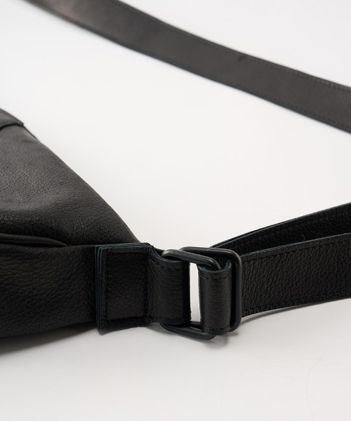 wjk(ダヴルジェイケイ)の「mko12770-big crescent moon bag ショルダーバッグ(ショルダーバッグ・メンズ・ブラック・FREE)」の7枚目の写真