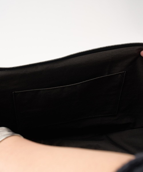 wjk(ダヴルジェイケイ)の「mko12770-big crescent moon bag ショルダーバッグ(ショルダーバッグ・メンズ・ブラック・FREE)」の6枚目の写真
