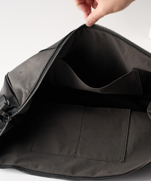 wjk(ダヴルジェイケイ)の「mko12770-big crescent moon bag ショルダーバッグ(ショルダーバッグ・メンズ・ブラック・FREE)」の3枚目の写真