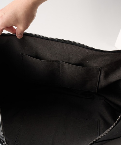 wjk(ダヴルジェイケイ)の「mko12770-big crescent moon bag ショルダーバッグ(ショルダーバッグ・メンズ・ブラック・FREE)」の2枚目の写真