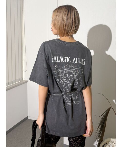 EVRIS(エヴリス)の「ヴィンテージライクSUNNY BIG Tシャツ(Tシャツ/カットソー・レディース・ホワイト/カーキ/ブラック・FREE)」の3枚目の写真