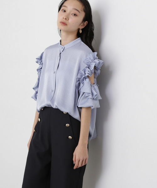 N.(N. Natural Beauty Basic)(エヌエヌナチュラルビューティーベーシック)の「ラッフルスリーブブラウス(シャツ/ブラウス・レディース・オフホワイト/ブルー/ブラウン・MEDIUM)」の3枚目の写真