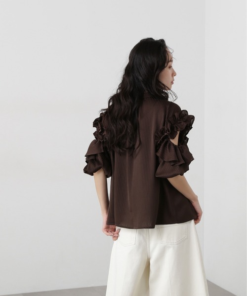 N.(N. Natural Beauty Basic)(エヌエヌナチュラルビューティーベーシック)の「ラッフルスリーブブラウス(シャツ/ブラウス・レディース・オフホワイト/ブルー/ブラウン・MEDIUM)」の18枚目の写真