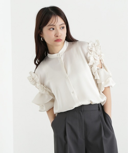 N.(N. Natural Beauty Basic)(エヌエヌナチュラルビューティーベーシック)の「ラッフルスリーブブラウス(シャツ/ブラウス・レディース・オフホワイト/ブルー/ブラウン・MEDIUM)」の6枚目の写真