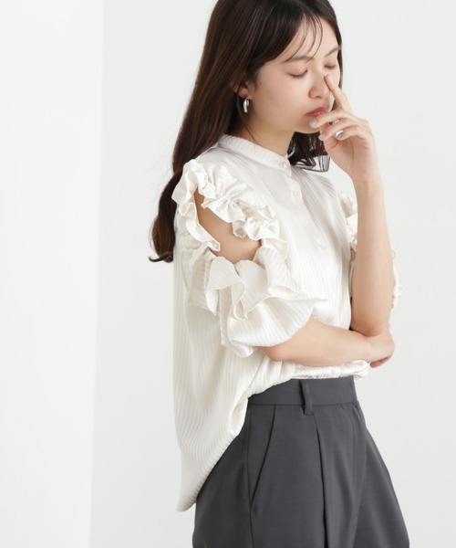 N.(N. Natural Beauty Basic)(エヌエヌナチュラルビューティーベーシック)の「ラッフルスリーブブラウス(シャツ/ブラウス・レディース・オフホワイト/ブルー/ブラウン・MEDIUM)」の9枚目の写真