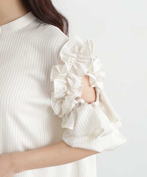 N.(N. Natural Beauty Basic)(エヌエヌナチュラルビューティーベーシック)の「ラッフルスリーブブラウス(シャツ/ブラウス・レディース・オフホワイト/ブルー/ブラウン・MEDIUM)」の15枚目の写真