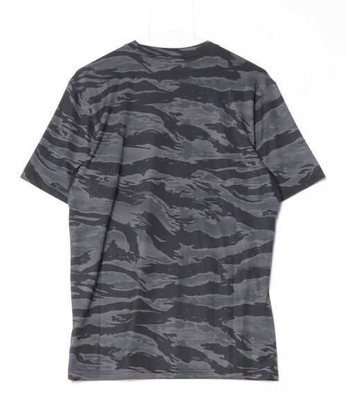 adidas(アディダス)の「アディダス adidas トレイン エッセンシャルズ カモ AOP 半袖Tシャツ(Tシャツ/カットソー・メンズ・シルバー×ブラック/ブラック×グレー・S/M/L/LL/3L)」の3枚目の写真